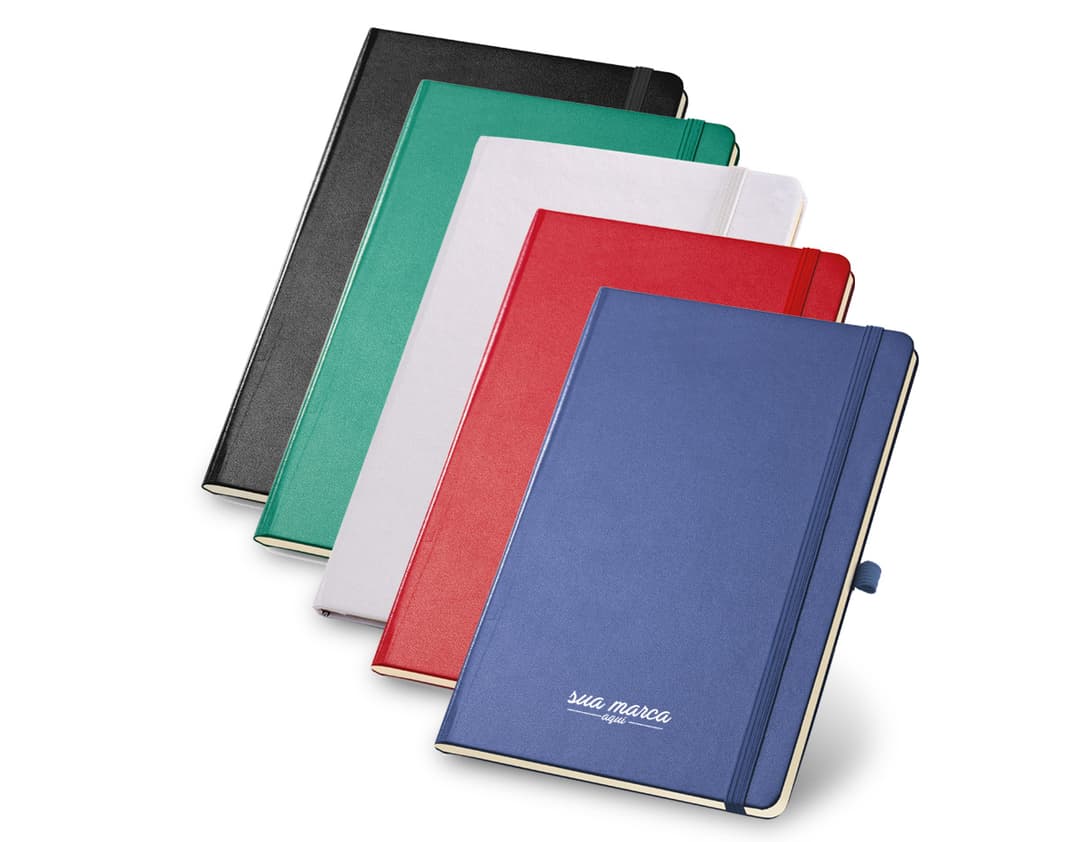 Moleskine 18x12 cm ideal para escrita, estudo e organização. Capa em couro, páginas em branco e fechamento com elástico para total proteção. Perfeito para o escritório ou para anotações pessoais. Adquira já o seu!