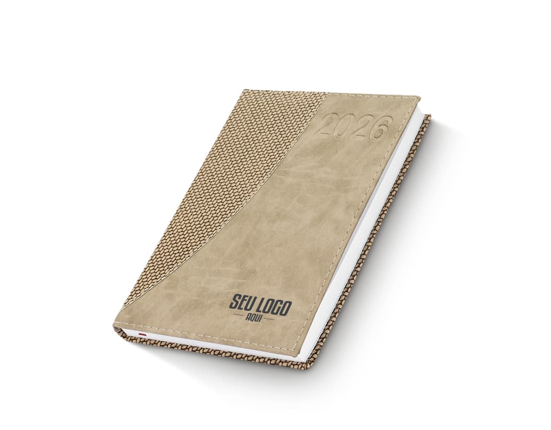Agenda Diaria 2025 com capa preta e nome em dourado. Páginas internas com layout limpo e organizado, marcador de página de fita vermelha e elástico para fechamento.