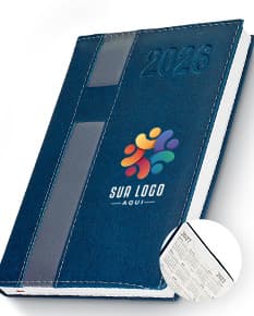 Agenda diária para o ano de 2025, com capa dura preta e detalhes dourados. Páginas internas em papel pautado e marcador de página.