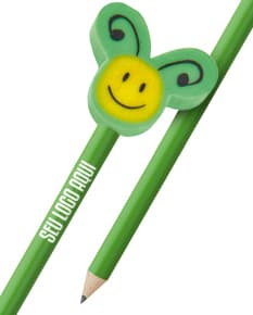 Lápis com borracha em destaque, com design colorido e florido. O lápis traz um desenho de uma girafa e elementos gráficos modernos, em um backdrop vibrante e alegre. Ideal para uso criativo em escritório, escola ou em casa.