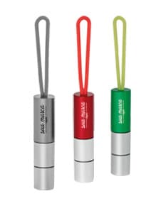 Chaveiro de metal resistente, prático e elegante para acompanhar suas chaves com estilo. Ideal para organização e praticidade no dia a dia. Adquira já o seu!