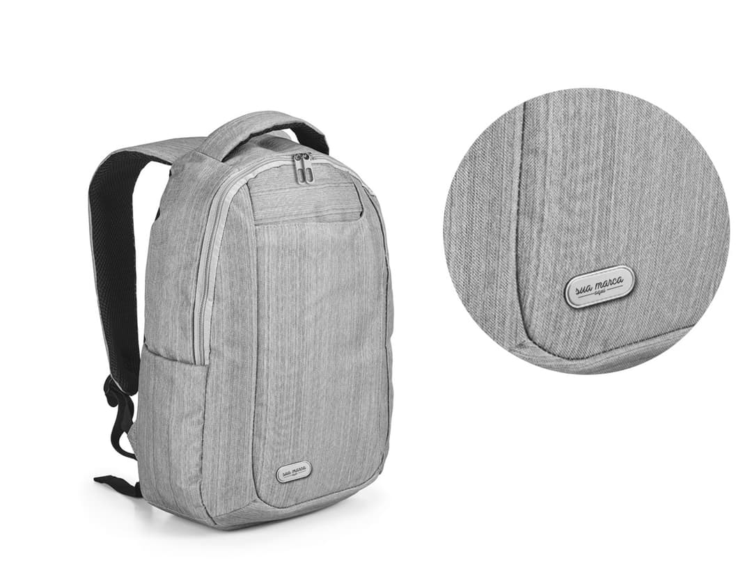 Mochila de couro marrom com alça ajustável e design moderno. Perfeita para viagens ou uso no dia a dia. Adquira já a sua no site de brindes!