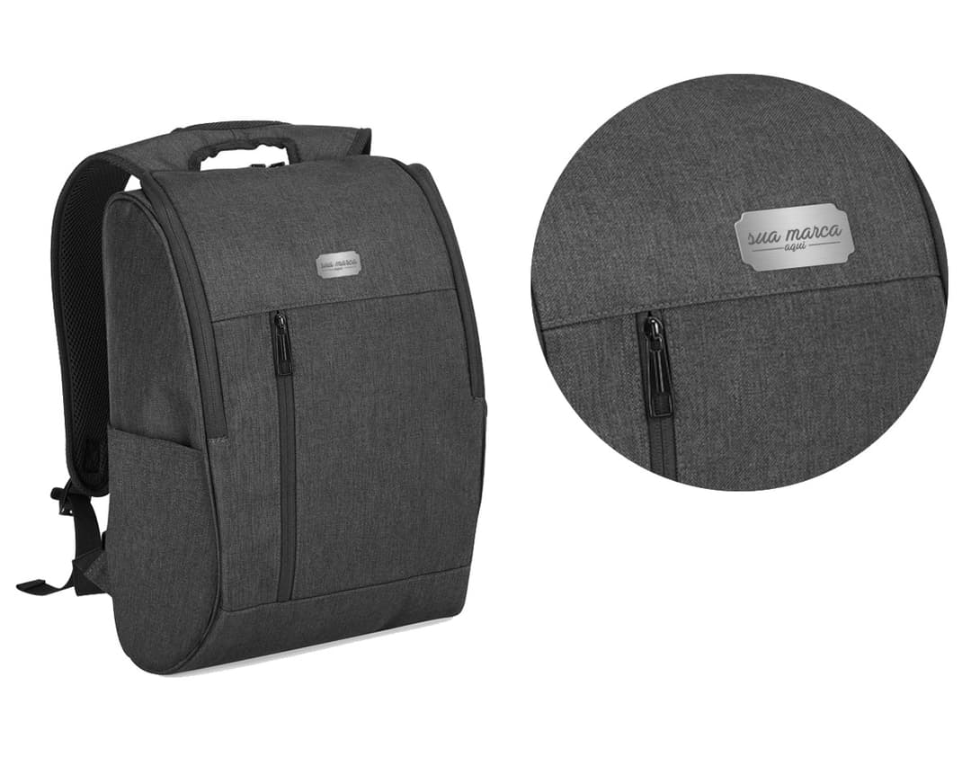 Mochila para notebook resistente e moderna, perfeita para quem busca praticidade e estilo. Feita em couro e metal, possui compartimentos espaçosos para seus equipamentos. Leve seu escritório para onde quiser com essa mochila elegante e funcional. Ideal para uso pessoal ou profissional. Transporte seu notebook com segurança e estilo. Ideal para viagens, escritório ou academia. Nunca foi tão fácil carregar seus equipamentos com essa mochila de alta qualidade.