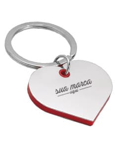 Chaveiro coração de metal prateado, ideal para presentear quem amamos. Design romântico e delicado, perfeito para simbolizar o amor. Surpreenda com este adorno encantador!