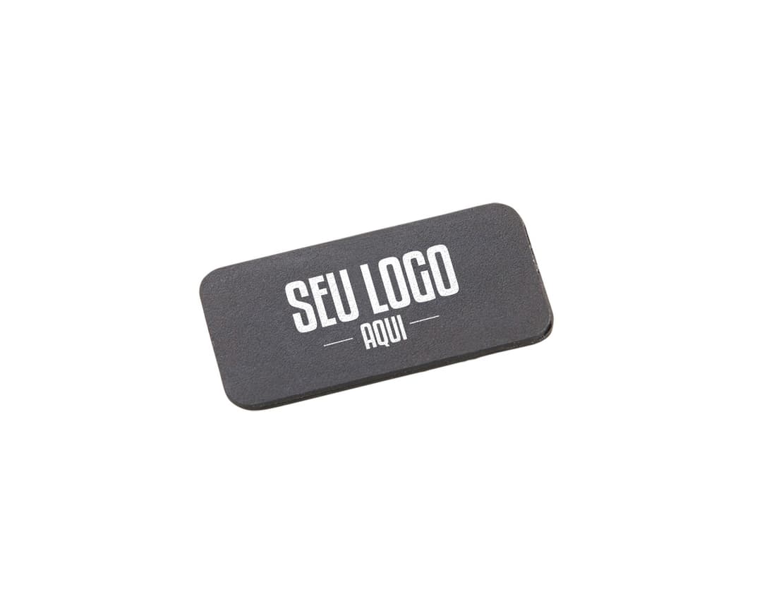 Protetor para câmera com design ergonômico e resistente, na cor preta, utilizado para proteger a lente da câmera contra arranhões e poeira.