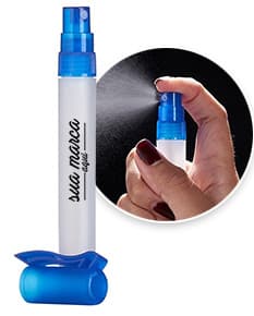 Spray higienizador 10ml para cuidados de saúde. Ideal para levar na bolsa, no carro ou no escritório. Prático e eficaz, garantindo a higienização das mãos em qualquer lugar. Proteja-se e mantenha-se saudável com nosso spray higienizador. A solução perfeita para garantir a sua segurança. Adquira já o seu!