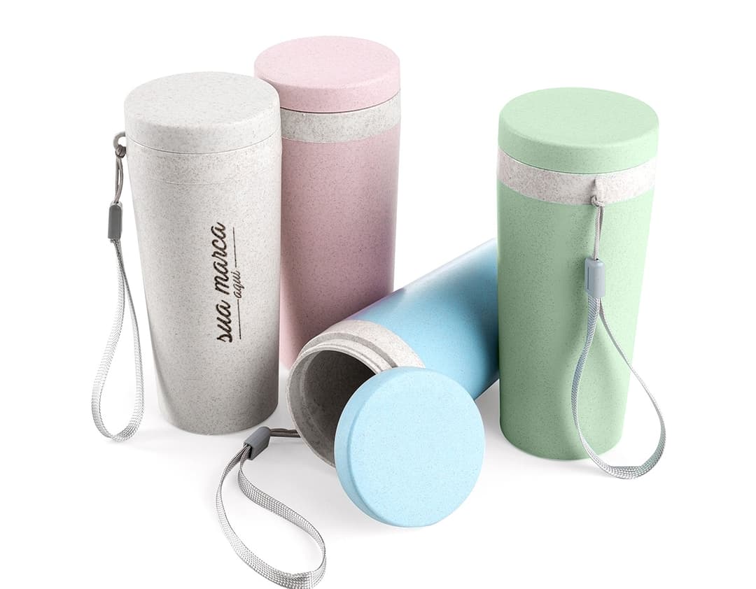 Copo de Fibra de Bambu 350ml - Ideal para cuidar da sua saúde e do meio ambiente. Feito em material plástico, isolado, limpo e vazio. Perfeito para bebidas quentes como café e chá. Acompanhe sua rotina de cuidados com esse brinde sustentável e versátil. Adquira já o seu! #CopoDeFibra #Bambu350ml #Saúde #MeioAmbiente