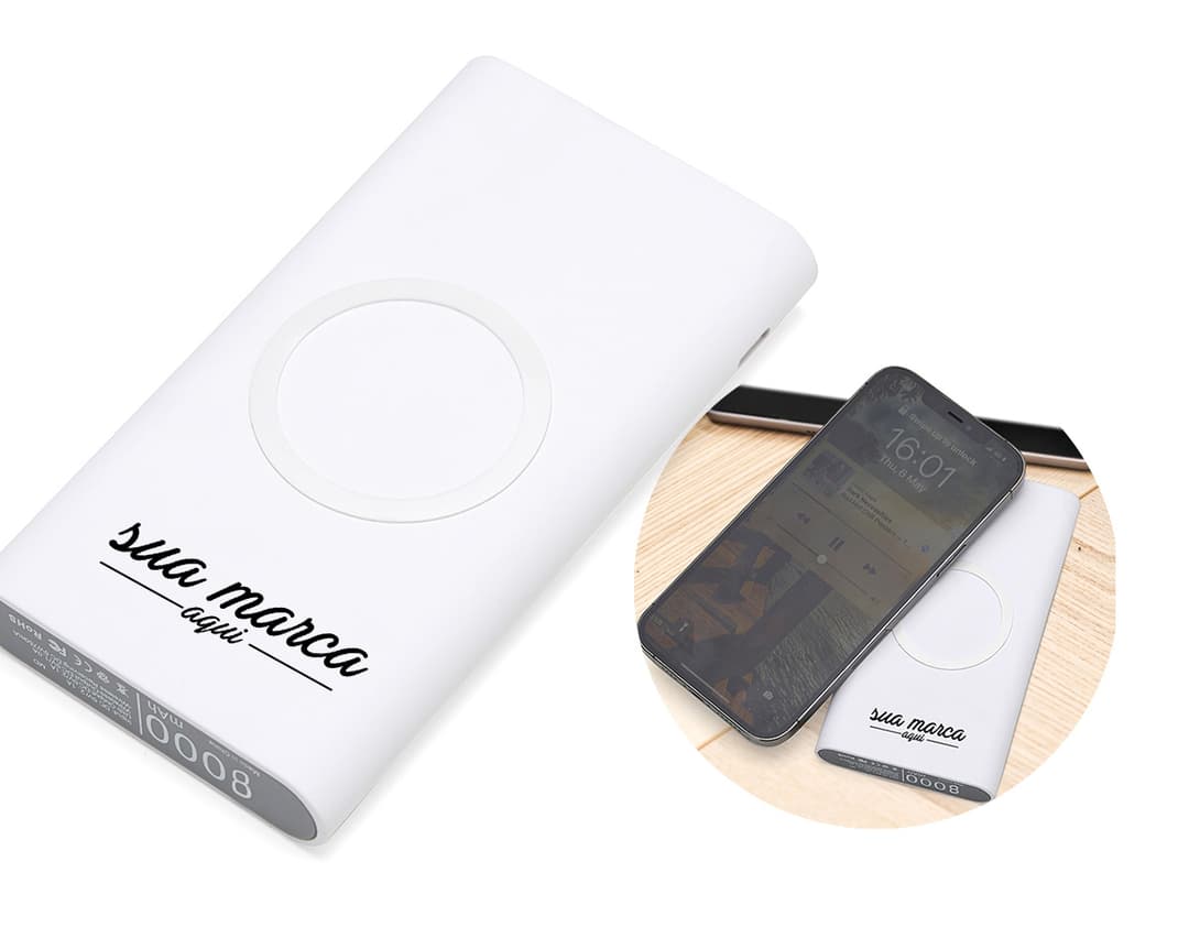 Carregador portátil por indução mantém seus dispositivos carregados em movimento. Ideal para quem está sempre em trânsito. Nunca mais fique sem bateria! tecnologia de ponta para sua praticidade. Nunca mais deixe seus eletrônicos te deixarem na mão. Confira já!