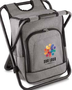 Bolsa Térmica Preta em Nylon para Viagem. Ideal para manter seus alimentos frescos durante suas aventuras. Moderna, prática e elegante. Com alça para transporte e fecho com zíper para maior segurança. Adquira já a sua e tenha seus alimentos sempre na temperatura ideal. Perfeita para viagens, passeios e até mesmo para o dia a dia. Garanta a sua bolsa térmica e viaje com estilo!