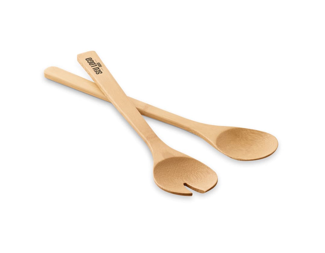 Conjunto de 2 talheres para salada em aço inoxidável, com cabos de madeira clara e design elegante.