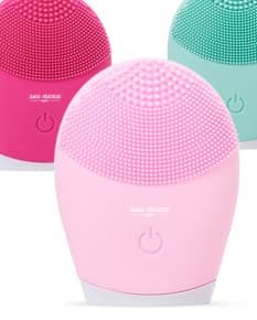 Massageador e limpador facial moderno e tecnológico, perfeito para cuidar da sua pele. Com design clean, shape vertical e controle de intensidade, sua rotina de skincare nunca mais será a mesma. Tenha uma pele limpa, saudável e revitalizada com praticidade e eficiência. Aproveite já!