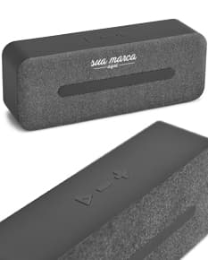Caixa de som moderna e elegante, perfeita para escritório. Equipamento de tecnologia avançada, ideal para ouvir suas músicas favoritas com qualidade de som incrível. Aproveite no desktop ou em qualquer lugar. Adquira já a sua!