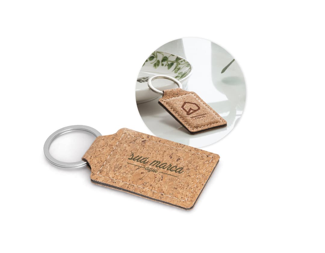 Chaveiro de cortiça artesanal - Perfeito para quem busca brindes originais e sustentáveis. Feito com material natural e resistente, ideal para personalização. Adicione um toque gourmet ao seu evento com esse brinde exclusivo. Leve, prático e cheio de estilo. Dê um toque de sofisticação e consciência ambiental ao seu negócio.