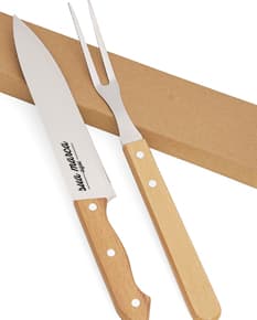 Kit churrasco 2 peças de qualidade em inox, ideal para preparar deliciosas refeições ao ar livre. Com faca e garfo, este conjunto é perfeito para qualquer amante de churrasco. Aproveite! #churrasco #kit #inox #facaeGarfo #churrasqueira