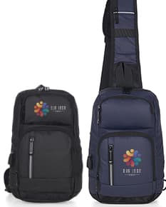 Mochila moderna em couro preto para viagem e fotografia. Com alça confortável, fecho em zíper e espaço para objetos pessoais e equipamento profissional. Ideal para viagens de negócios, passeios ou sessões de fotografia. A combinação perfeita de elegância, estilo e praticidade. Adquira já a sua!