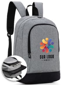 Mochila para notebook preta em couro, moderna e elegante para o seu dia a dia de trabalho. Com amplo espaço interno e confortável alça de transporte. Ideal para quem busca estilo e praticidade. Acesse já e garanta a sua!