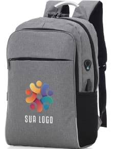 Mochila para notebook vintage em couro preto - Ideal para profissionais e viajantes modernos. Proteja seu equipamento eletrônico com estilo e elegância. Compre já!