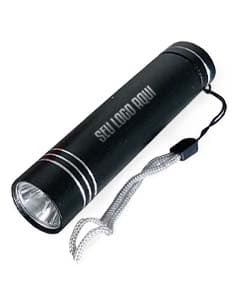 Lanterna de alumínio portátil, equipamento elétrico com cabo e plugue, corpo metálico na cor preta, com botão de ligar e desligar, ideal para iluminação em ambientes escuros.