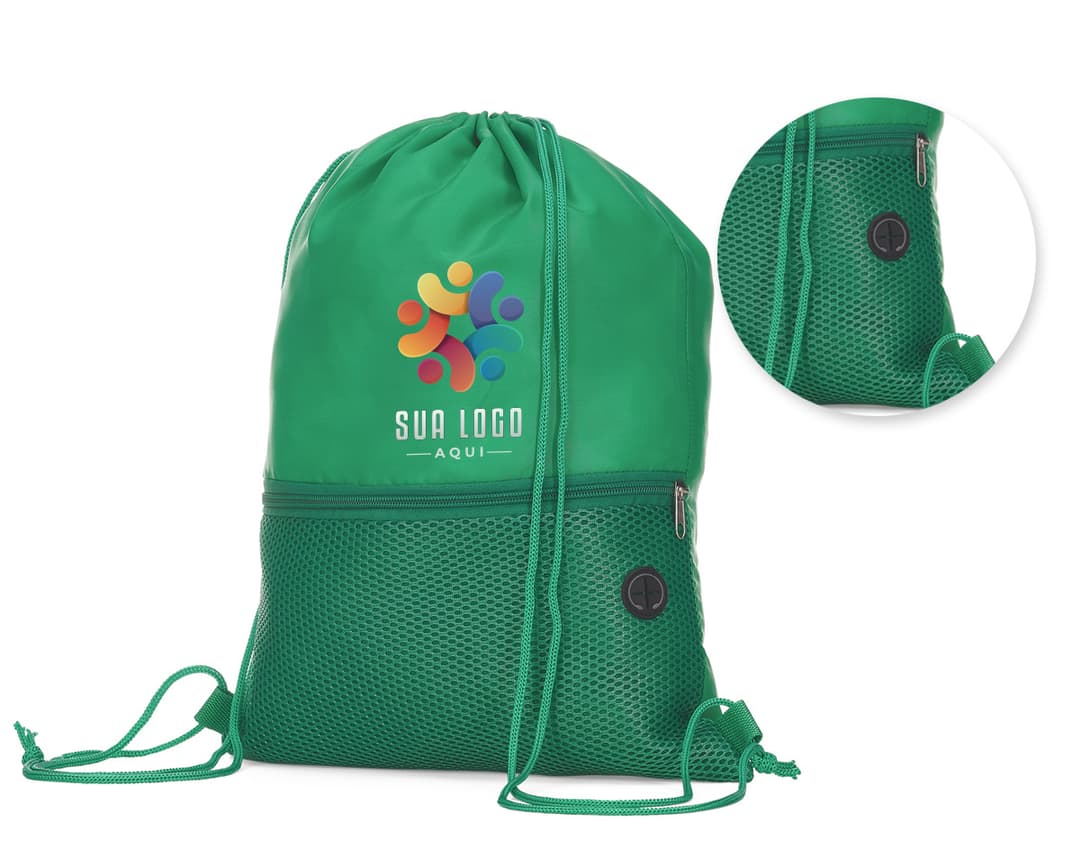 Sacola mochila em couro sintético preto - elegante e versátil, ideal para o seu dia a dia. Com fecho de fivela retrô e alças ajustáveis, é o acessório perfeito para quem busca estilo e praticidade. Fabricada em material resistente e seguro, é a opção ideal para transportar seus objetos com conforto. Adquira já a sua e garanta o máximo de proteção e estilo em suas atividades diárias!