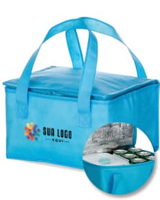 Bolsa térmica de 10 litros feita de TNT com manta térmica. A bolsa possui alça para transporte, é vazia, amarela, elegante, moderna, e pode ser utilizada para manter alimentos ou bebidas na temperatura adequada. Ideal para compras, presentes ou uso pessoal.