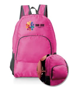 Mochila dobrável de nylon, perfeita para te acompanhar em todas as aventuras. Leve e prática, possui alça ajustável e design moderno. Ideal para quem busca praticidade e estilo. Adquira já a sua! #mochila #brindes #moderno #prático #aventura