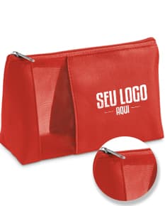 Necessaire de microfibra marrom com zíper preto utilizada para armazenar objetos pessoais, como dinheiro, cartões, documentos e maquiagem. Ideal para viagens e organização de acessórios.