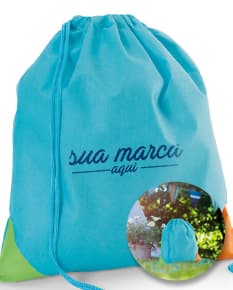 Mochila Saco 300 x 350 mm, ideal para viagens, compras ou uso casual. Feita em tecido resistente, com alças confortáveis e práticas. Adquira já a sua e esteja sempre preparado. Acesse nosso site de brindes e garanta a sua!