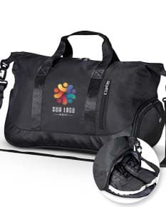 Imagem: bolsa esportiva de poliéster 28 litros em preto. Ideal para viagens e prática esportiva. Moderna, espaçosa e com estilo. Com alça resistente, fecho em zíper e material durável. Acessório perfeito para quem busca praticidade e elegância. Compre já sua bolsa esportiva de poliéster 28 litros e esteja preparado para sua próxima jornada esportiva.
