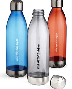 Garrafa squeeze plástica 700ml - Ideal para manter-se hidratado ao longo do dia com água fresca e saudável. O design transparente e clean proporciona praticidade e higiene. Perfeito para levar para academia, trabalho ou passeios ao ar livre. Adquira já a sua!