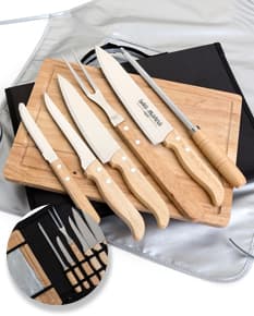 Kit churrasco 8 peças em case de couro retro. Acessório de estilo e design para seu churrasco. Conjunto de facas de aço inoxidável com cabos de madeira. Ideal para seu desktop ou para levar em viagens. Adquira já o seu!