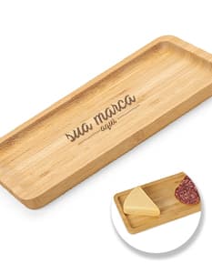 Petisqueira de bambu 26 x 13, ideal para servir seus petiscos favoritos com estilo e praticidade. Feita em bambu de alta qualidade, é perfeita para um lanche saudável e delicioso. Adicione um toque de rusticidade e elegância à sua mesa com esse utensílio versátil e charmoso. Compre já a sua!