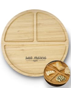 Petisqueira de bambu 30x30 - Ideal para servir petiscos e aperitivos com estilo e praticidade. Confeccionada em bambu, é resistente e ecologicamente correta. Adicione um toque de elegância à sua cozinha com este item versátil e durável. Seja para um jantar especial ou para o dia a dia, esta petisqueira é a escolha perfeita.