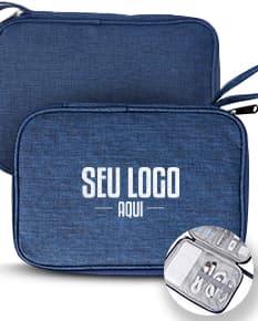 Nécessaire de Couro Preto: Acessório de moda elegante e prático para o dia a dia. Ideal para organizar seus objetos pessoais com estilo e segurança. Compre já o seu!