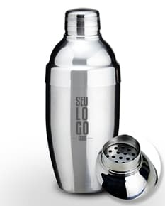 O Coqueteleiro Inox 600ml é o item perfeito para preparar drinks deliciosos com estilo e qualidade. Feito em material durável, ele garante a mistura perfeita de seus ingredientes, garantindo bebidas refrescantes e saborosas. Ideal para uso em bares, restaurantes ou até mesmo em casa. Adquira já o seu e surpreenda seus convidados!