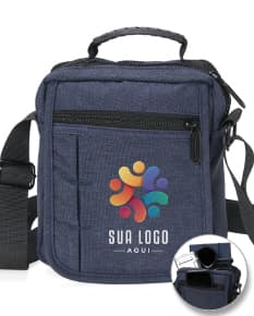 Bolsa de ombro de couro preto com alça, zíper e diversos compartimentos. Ideal para viagens de negócios, viagens a lazer ou uso diário. Estilo moderno e elegante, perfeito para carregar objetos pessoais, dinheiro, câmera e outros acessórios.