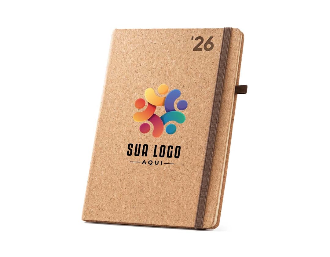Agenda de cortiça 2026 com capa marrom e elástico para fechamento.