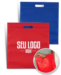 Sacola de papel decorada com diversos elementos de celebração como corações, fitas, laços e mensagens de amor. Em tons de rosa e amarelo, ideal para presentear em ocasiões especiais como aniversários, Dia dos Namorados e casamentos. Medindo 39x35,7 cm, a sacola é perfeita para embalar presentes de forma criativa e romântica.