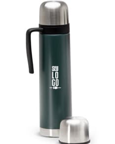 Garrafa térmica 750ml para manter suas bebidas favoritas na temperatura ideal. Ideal para levar para academia, trabalho ou viagens. Design elegante em metal, perfeito para uso diário. Adquira já o seu!