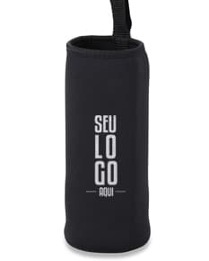 Dispositivo eletrônico preto em neoprene, semelhante a um bottle container, com capacidade para uma garrafa.
