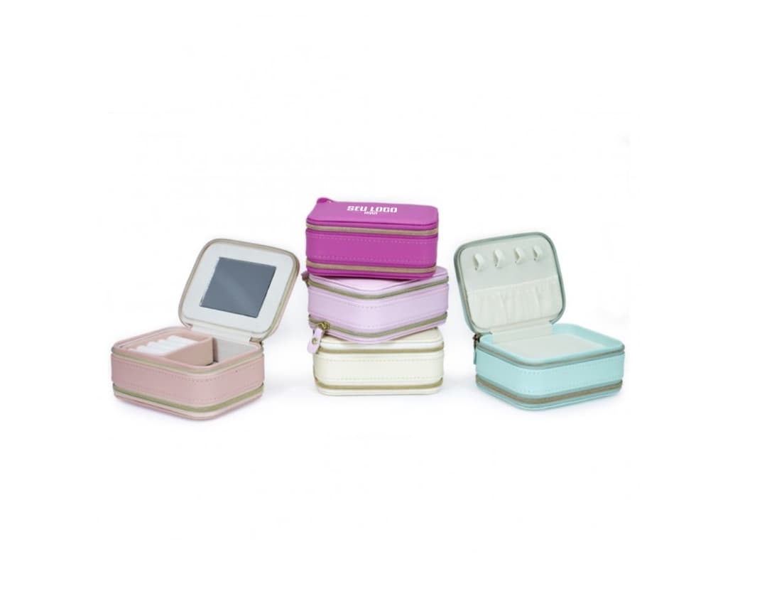 Porta Joias moderno e prático para organizar seus acessórios. Ideal para guardar suas joias e acessórios de forma segura e elegante. Perfeito para manter suas peças sempre em ordem. Adquira já o seu!
