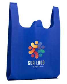 Sacola TNT com alça termo selada em design moderno e decorativo, possui elementos criativos e coloridos como desenhos de corações e estrelas. Ideal para promoções, presentes e eventos com tema de celebração.
