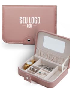 Porta joias com espelho e diversos compartimentos para organizar joias e acessórios. Cor prateada e moderna, ideal para armazenar de forma segura seus pertences de valor.