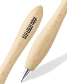 Caneta em Madeira com detalhes em metal e ponta afiada, ideal para escrever e desenhar. Cor preta com detalhe amarelo, em um fundo claro e brilhante.