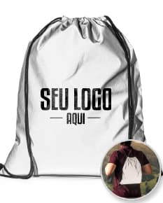 Mochila Saco Transparente, ideal para transportar seus objetos com praticidade e estilo. Feita em plástico resistente e com design clean, é perfeita para o dia a dia. Adquira já a sua! #mochilasaco #brindes #praticidade #estilo