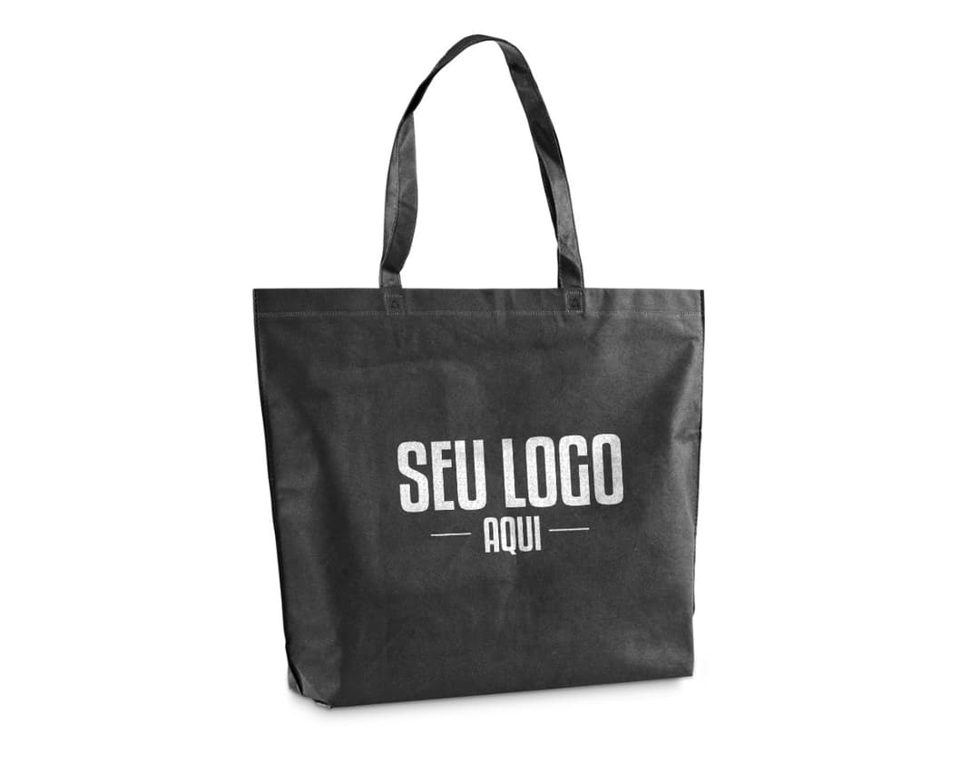 SACOLA 480 x 380 mm em tom de marrom claro, de papel resistente, vazia, com alça de corda, fechamento com cadeado de metal e etiqueta de preço em amarelo.