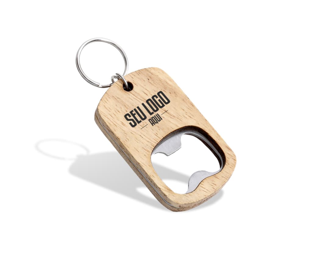 Chaveiro abridor de madeira - Acessório prático e sofisticado para brindes e presentes. Com design exclusivo, este chaveiro combina a utilidade de um abridor com a elegância da madeira. Perfeito para quem busca estilo e funcionalidade em um único produto. Ideal para empresas, eventos e campanhas promocionais. Adquira já o seu!