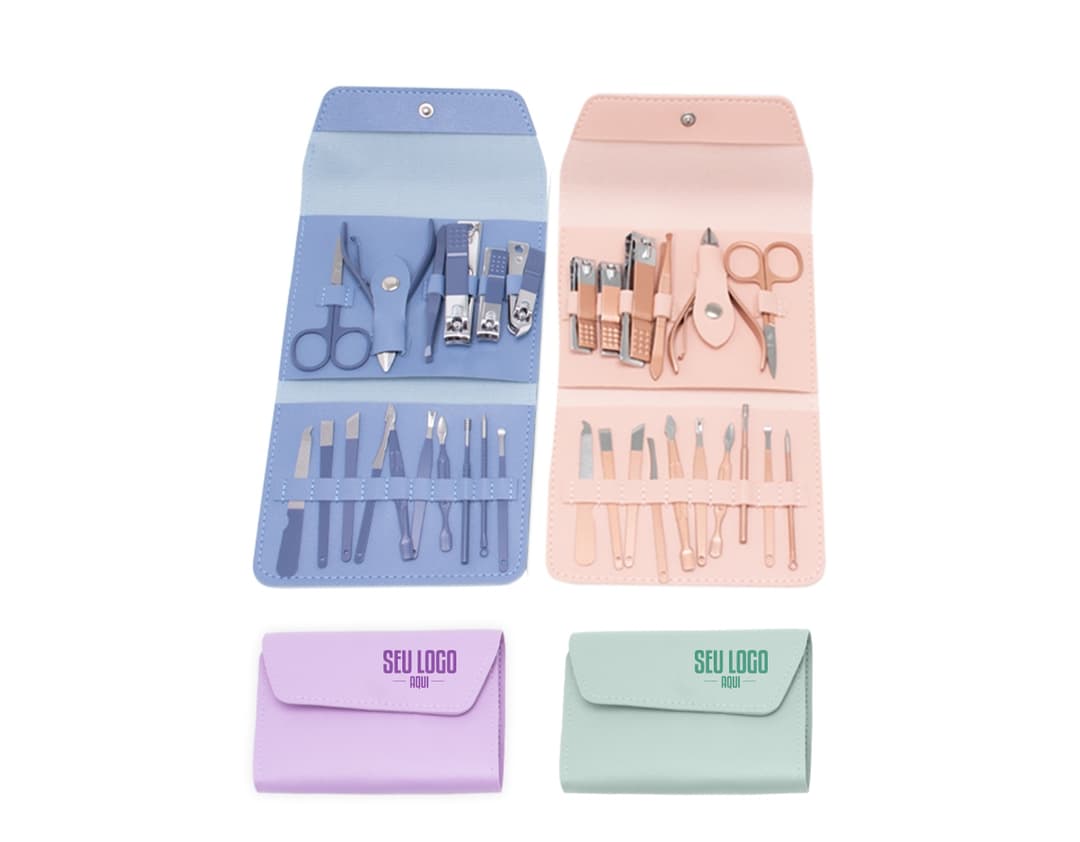 Kit manicure com 16 peças dentro de um estojo. O conjunto inclui ferramentas de metal e plástico, como alicate, tesoura, empurrador de cutículas, entre outros itens essenciais para cuidados com as mãos e unhas. Ideal para uso comercial em salões de beleza e cuidados pessoais em casa.