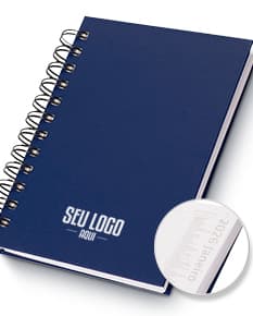 Agenda 2025 Cromato em capa dura na cor prata com detalhes em cromado.