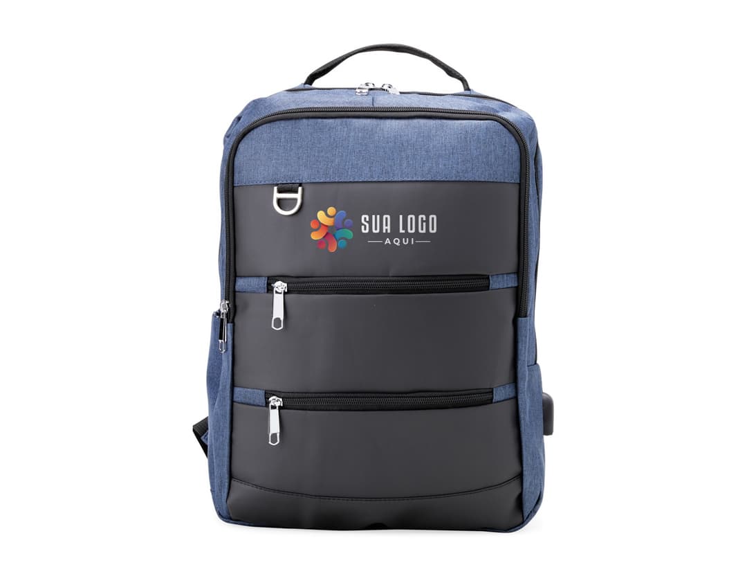Mochila de nylon preta com alças de couro, com capacidade de 26 litros e porta USB integrado. Ideal para viagens de negócios e equipada com compartimentos de armazenamento tecnológicos. Design moderno e retro, com fechos de metal e alça de transporte.
