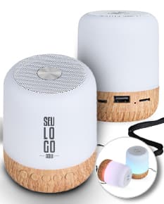 Caixa de som multimídia de alta qualidade, ideal para brindes corporativos! Perfeito para transmitir sua marca de forma inovadora. Aproveite o som de alta definição em um design elegante e moderno. Surpreenda seus clientes e colaboradores com um presente incrível. Aproveite nossas opções de personalização e destaque-se no mercado. Entrega rápida e garantida.Pedido mínimo de 50 unidades. Entre em contato!